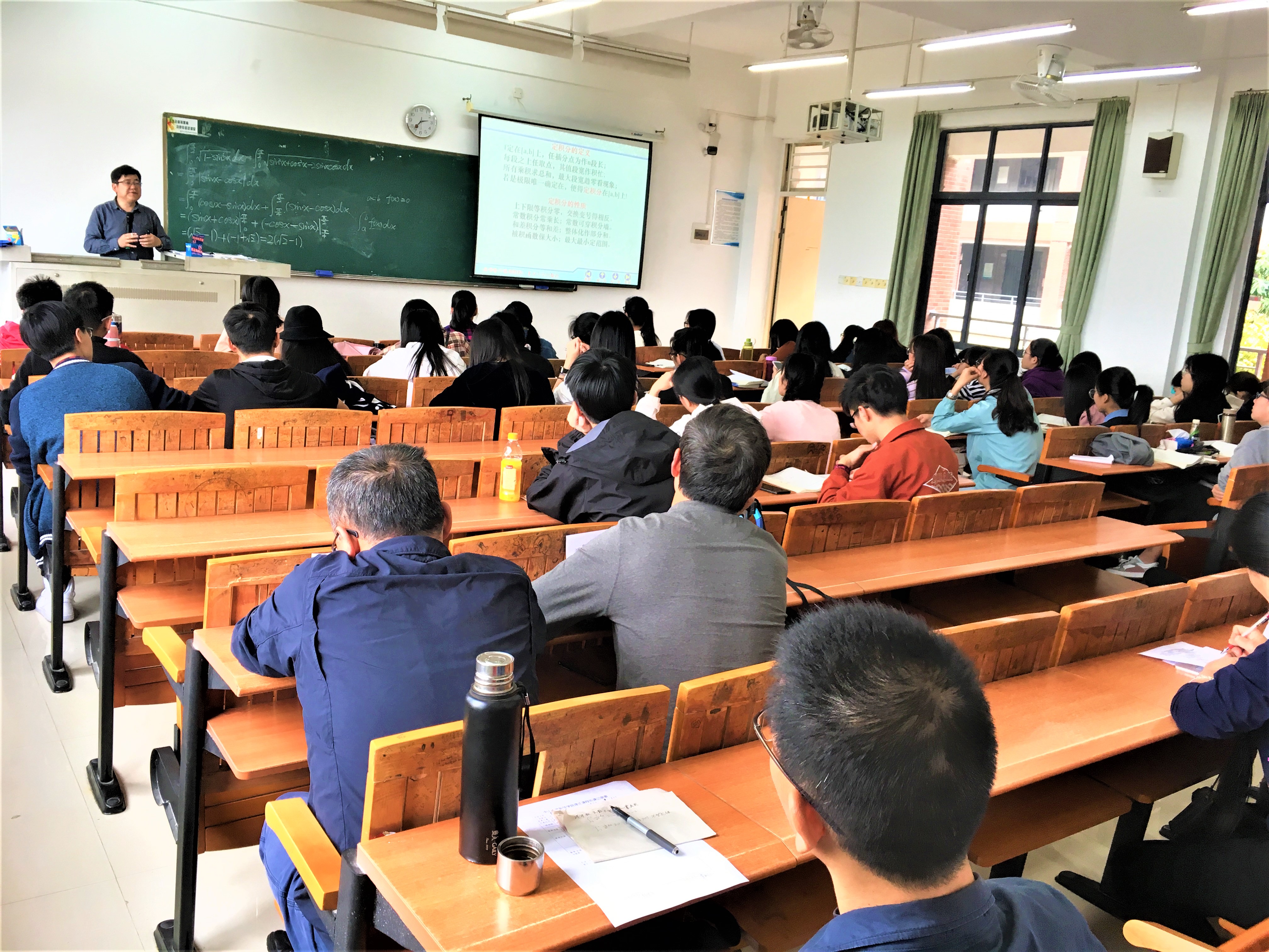 2018学年第二学期高数教研室教师两次集体听课学习活动